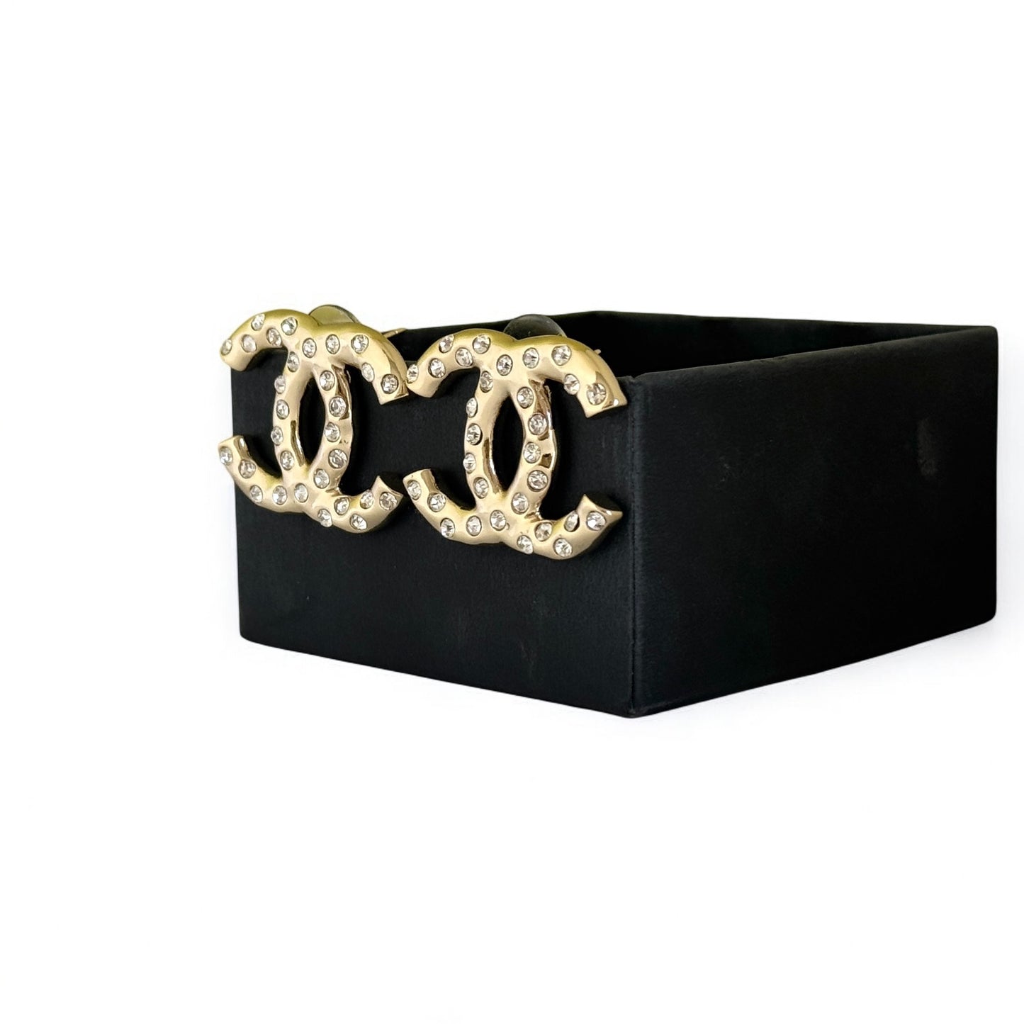 CHANEL CC Gold Bigger Pre-Owned Earrings S24 Italy - My Mama Found What
