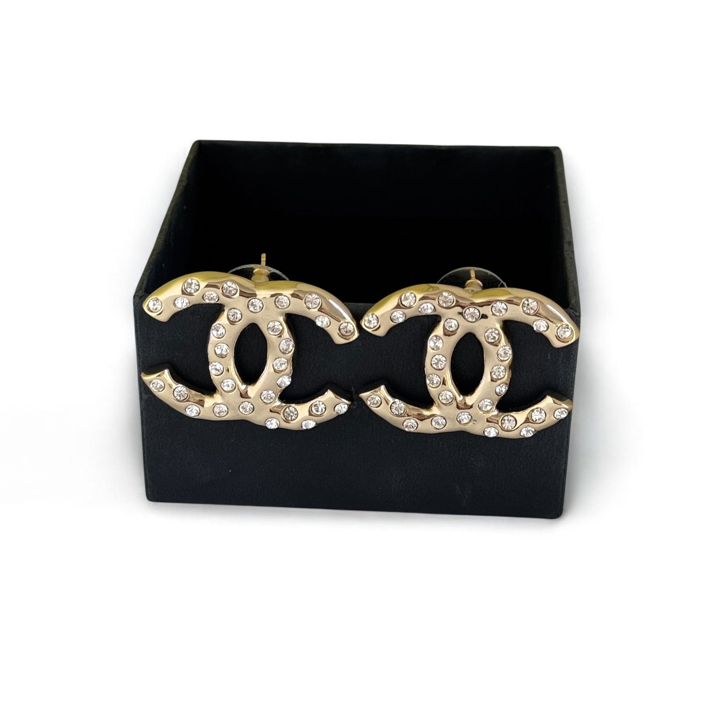 CHANEL CC Gold Bigger Pre-Owned Earrings S24 Italy - My Mama Found What