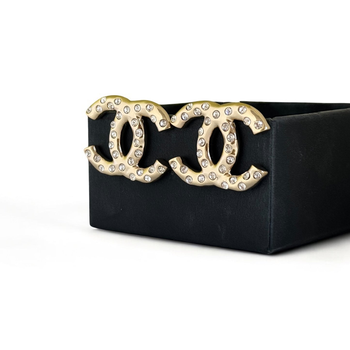 CHANEL CC Gold Bigger Pre-Owned Earrings S24 Italy - My Mama Found What