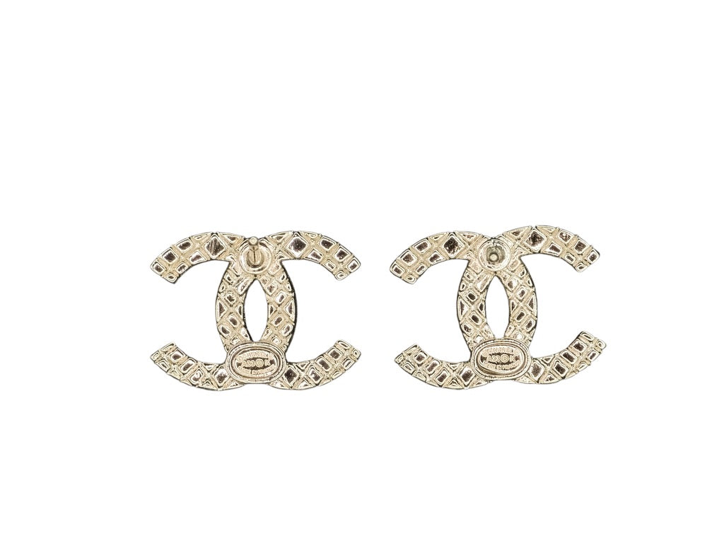 CHANEL Gold CC crystals & texture Pre-Owned Earrings - My Mama Found What