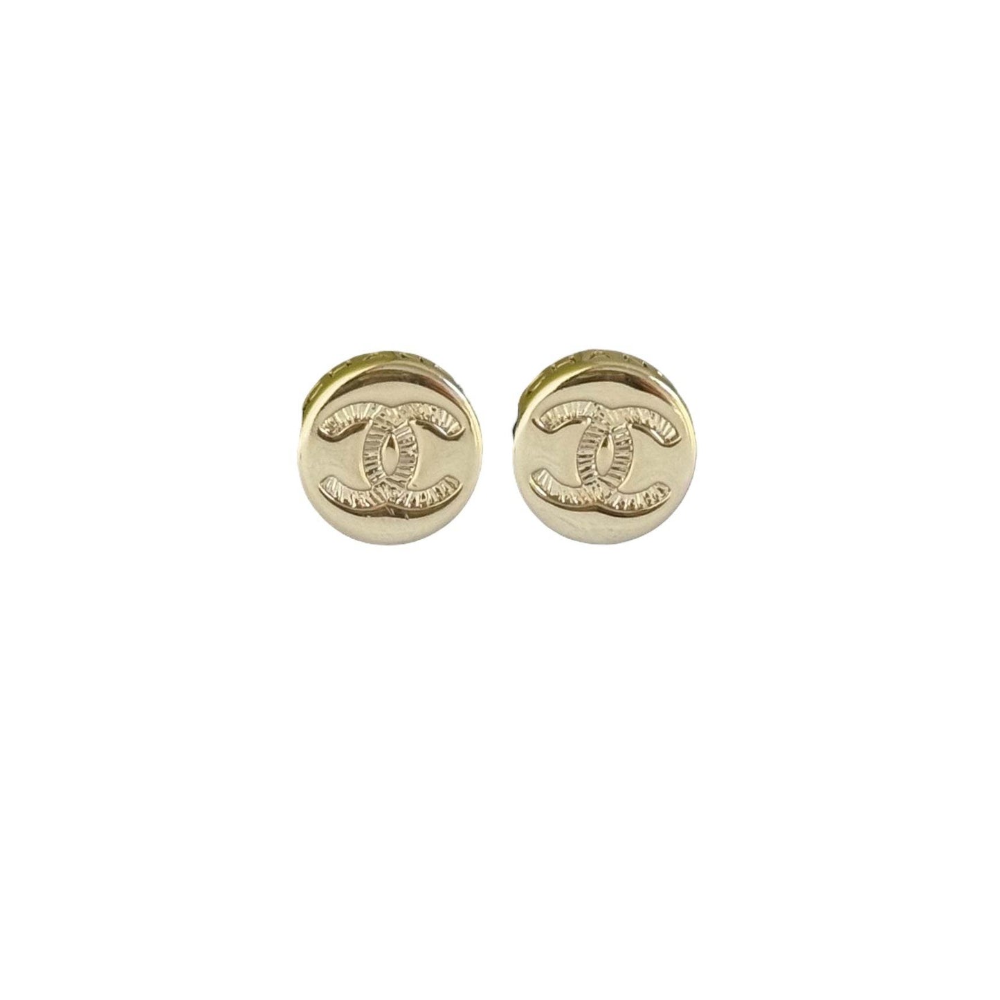 CHANEL CC Gold w/ engraved CC Round Pre-Owned Earrings - My Mama Found What