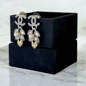 CHANEL Gold CC with Silver Dangle Pre-Owned Earrings S 24 - My Mama Found What