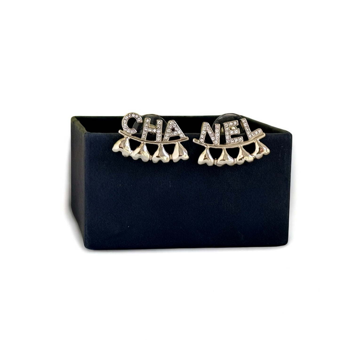 CHANEL MARK Gold W/ Hearts Pre-Owned Earrings - My Mama Found What