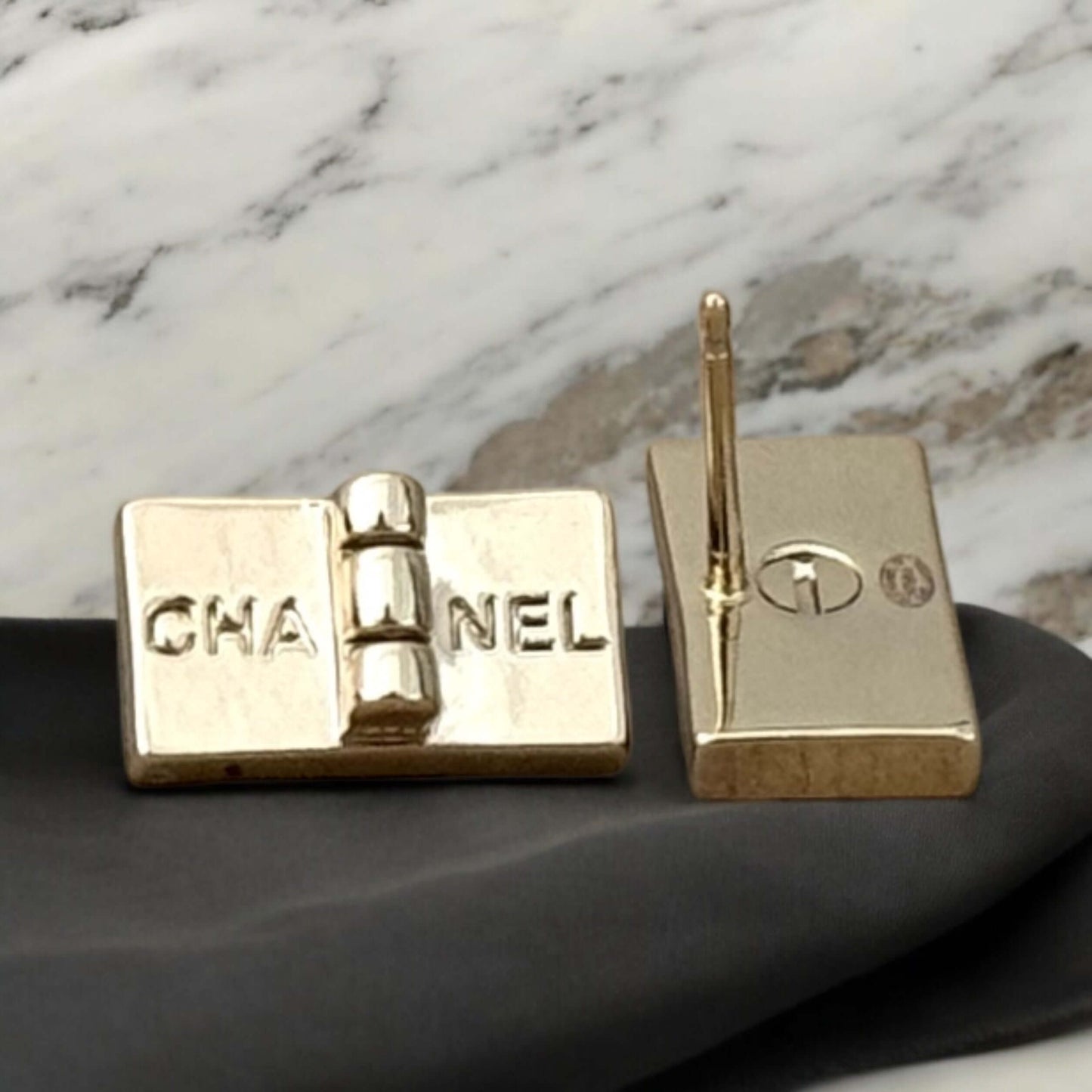 Chanel Gold Mark S22A Earrings Pre-Owned - My Mama Found What