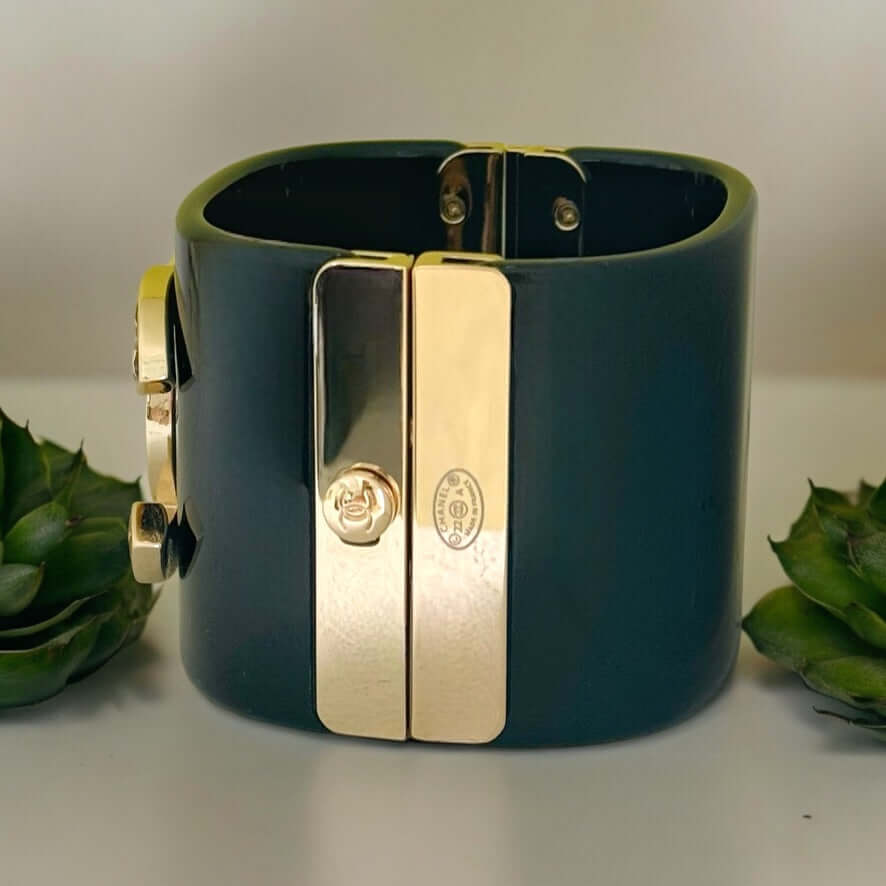 Pre-Owned Chanel Black Lucite CC Cuff w/ Rockstar Bling Enamel w/ Stars