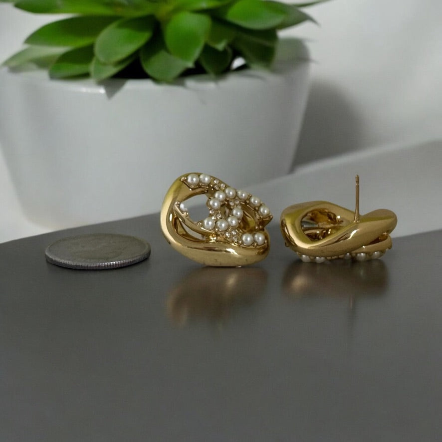 Pre-Owned Chanel CC Bright Gold Chunky w/ Pearls & Crystal Accents - My Mama Found What  