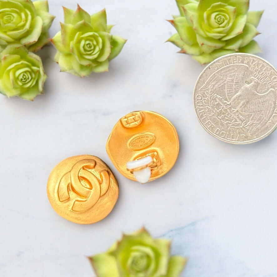 Chanel Bright Gold CC Clip On'sUnleash your bold, adventurous spirit with Chanel Bright Gold CC Clip On's! These classic and iconic earrings feature a bright smooth gold finish and CC logo, perfect for making a statement. With a like-new condition, you'll