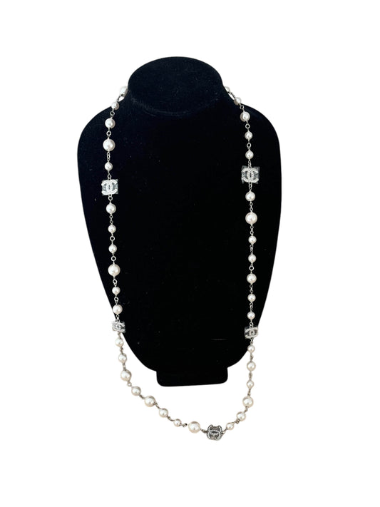 Authentic Chanel CC Pearl Wire Link Necklace 17 Pre-Owned - My Mama Found What 