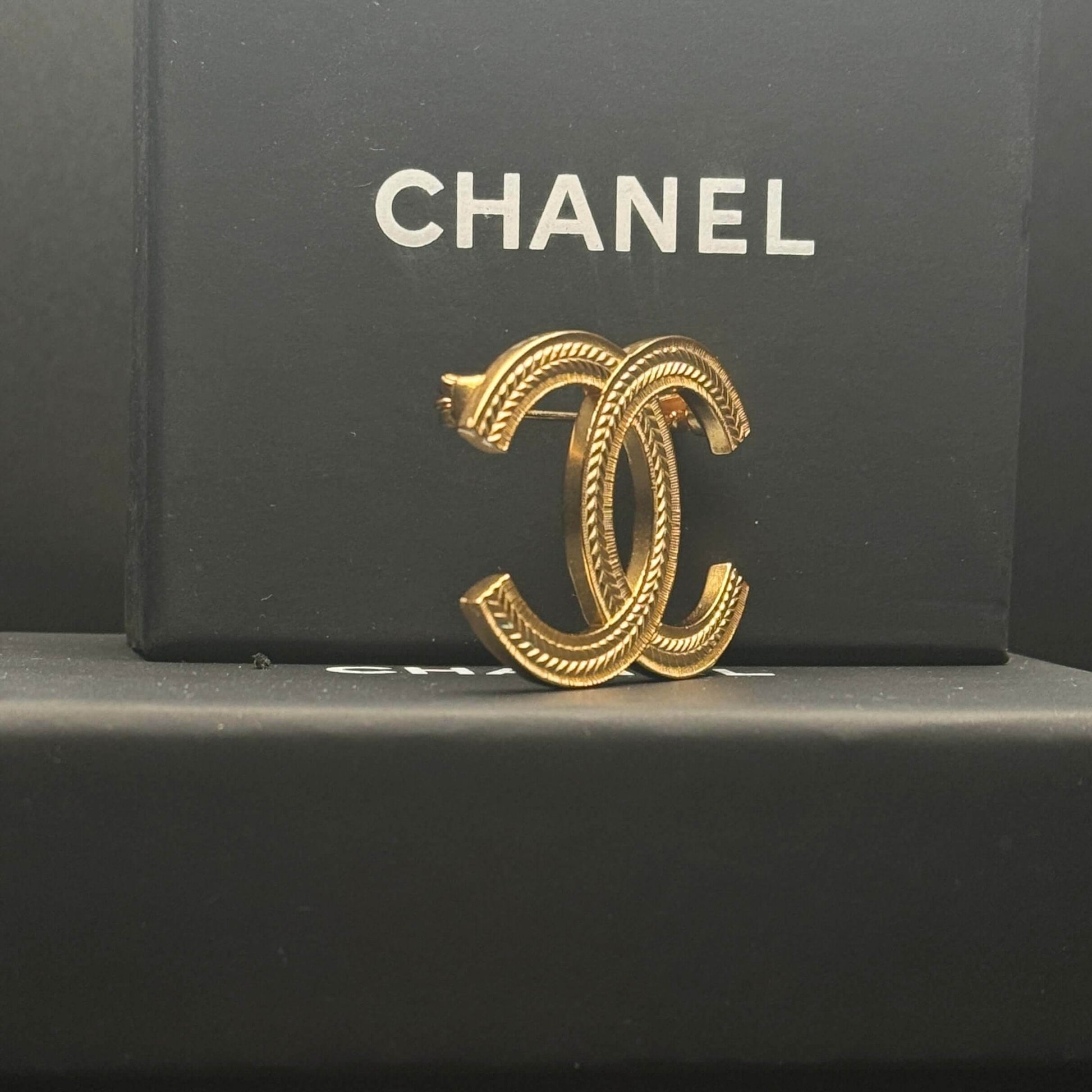 Authentic Chanel CC Textured Gold Brooch Pre-Owned - My Mama Found What 
