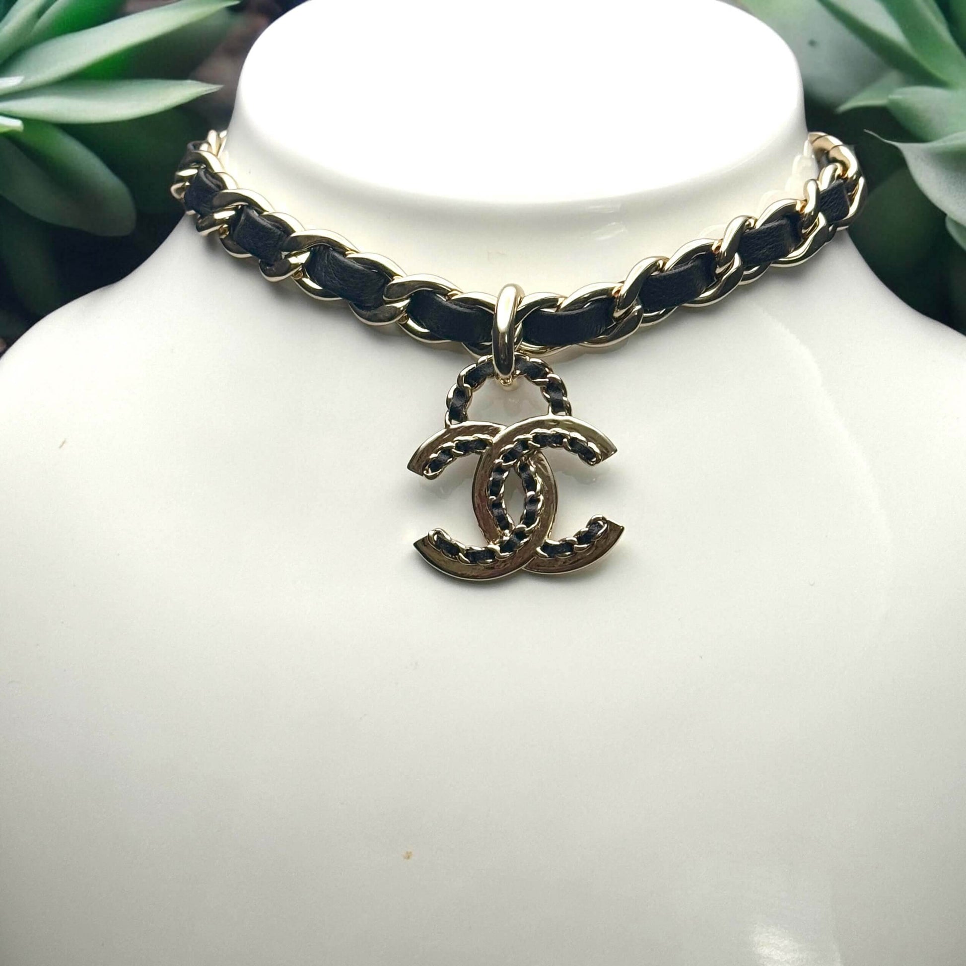 Authentic Chanel Gold CC Chain Leather Choker Pre-Owned - My Mama Found What 
