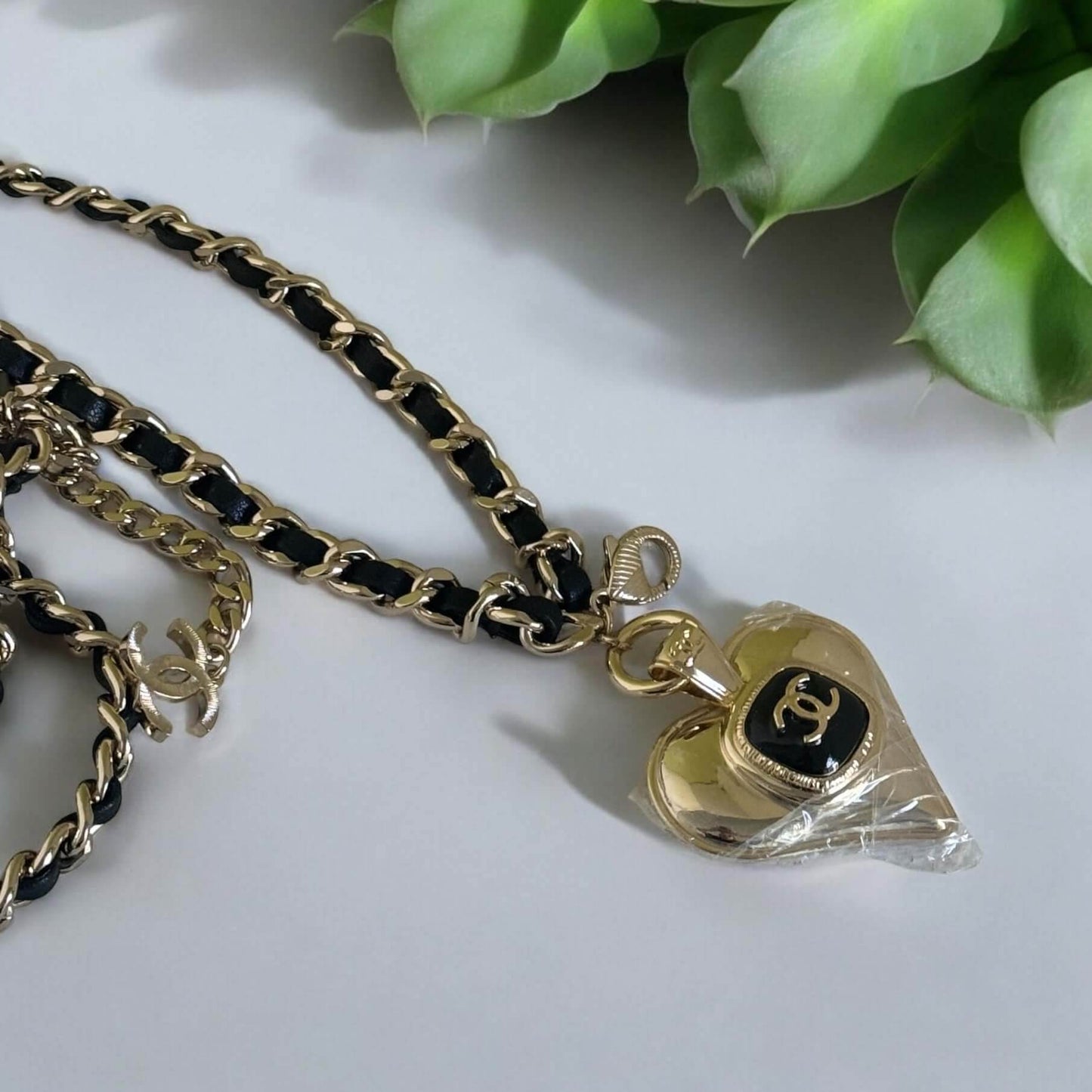 Authentic Chanel Gold Chain Black Leather Heart CC Belt Pre-Owned - My Mama Found What  My Mama Found What 