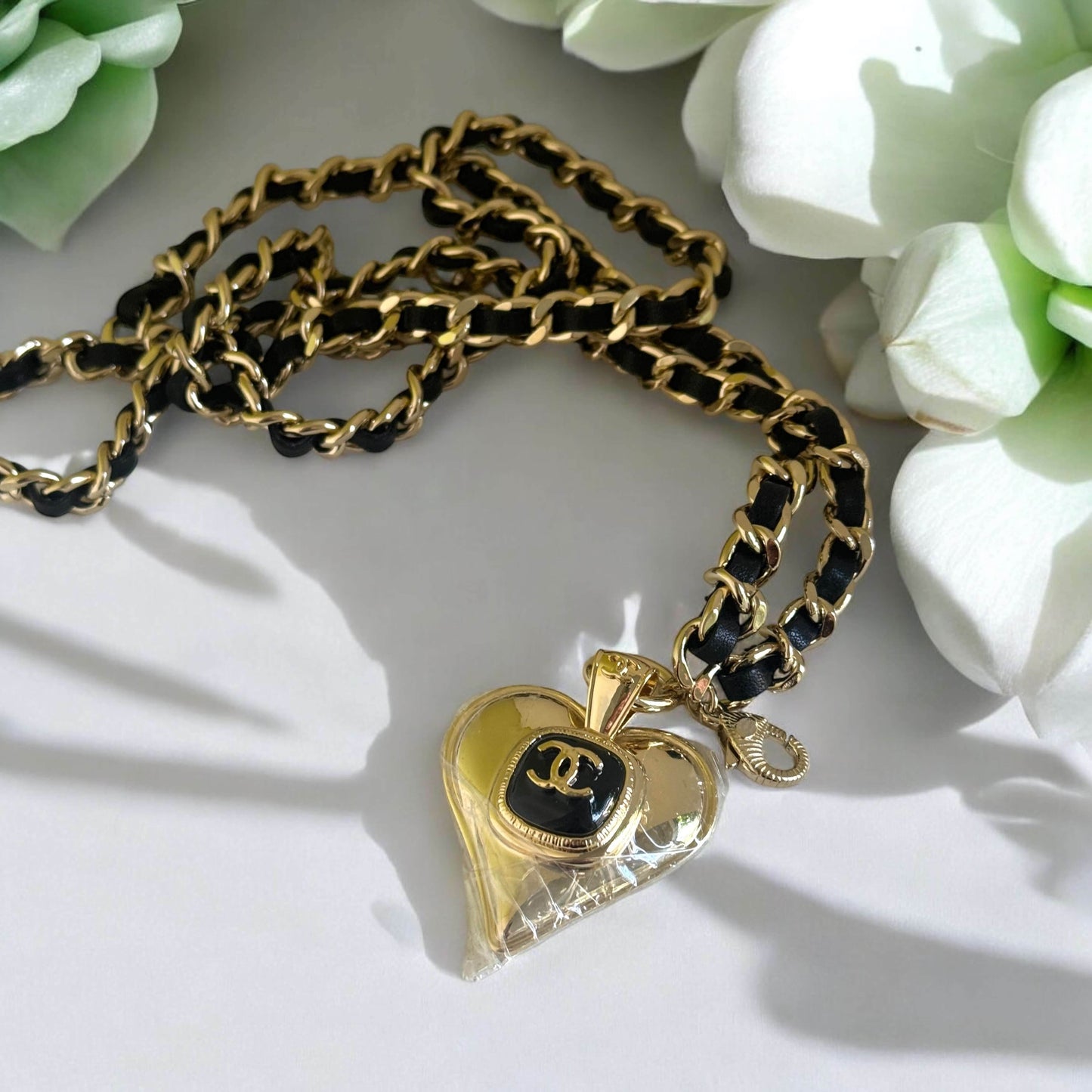Authentic Chanel Gold Chain Black Leather Heart CC Belt Pre-Owned - My Mama Found What  My Mama Found What 