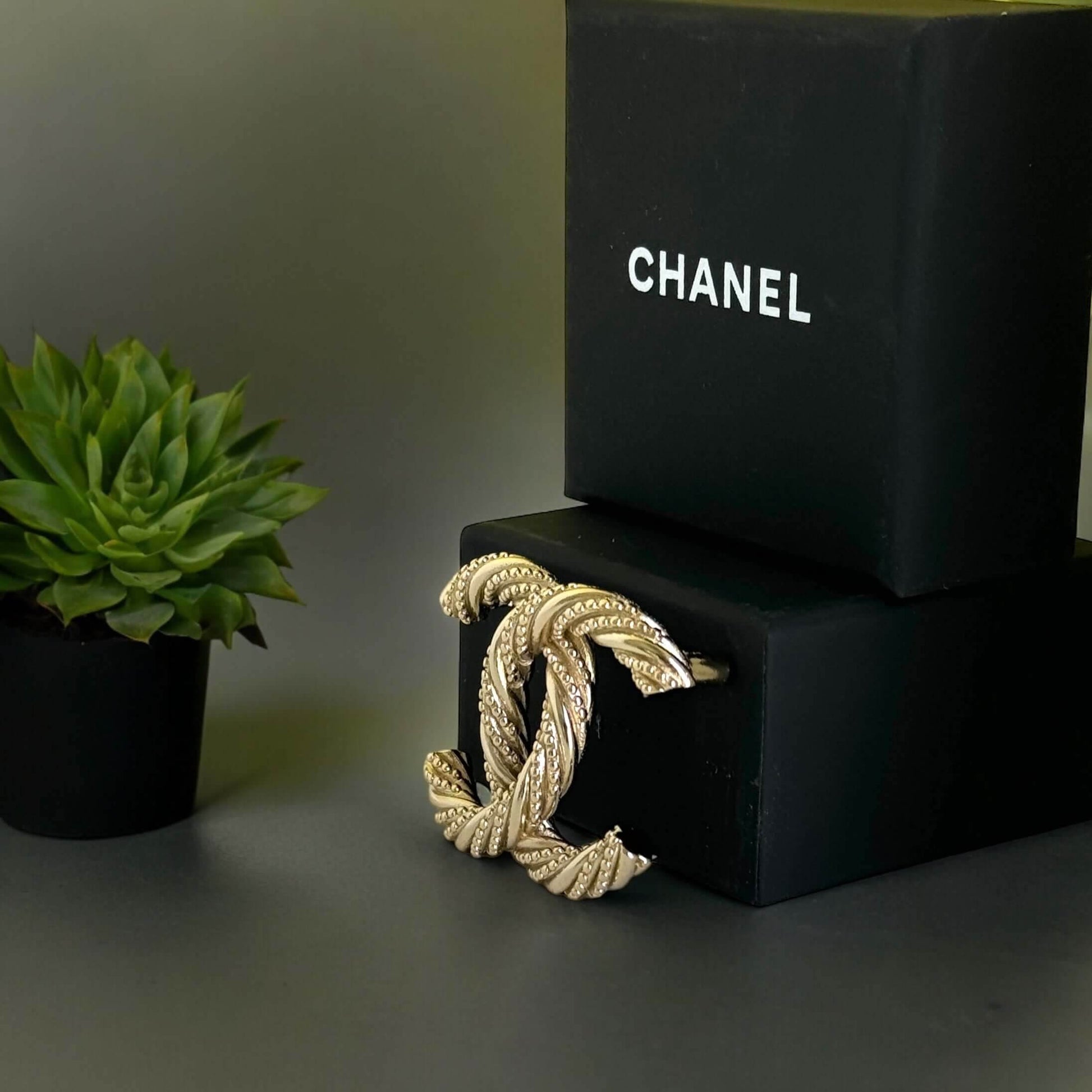 Authentic Chanel Gold Textured Twist CC Brooch Pin Pre-Owned - My Mama Found What 