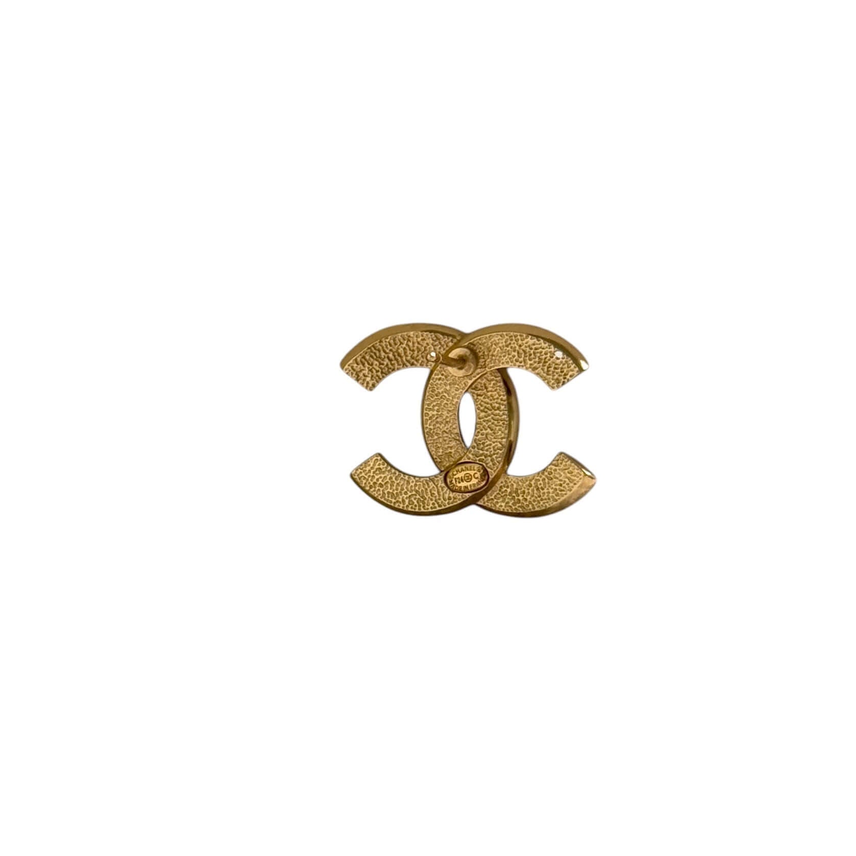 Pre-Owned CHANEL Strass CC Logo Pin in Gold Finish, Elegant Accessory, Authentic Fashion Statement