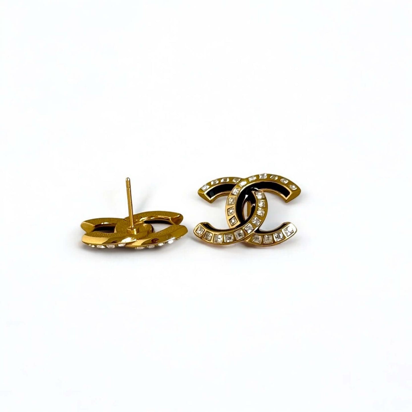 Pre-Owned CHANEL Strass CC Emerald Cut Crystals Earrings with black enamel, elegant design in excellent condition.