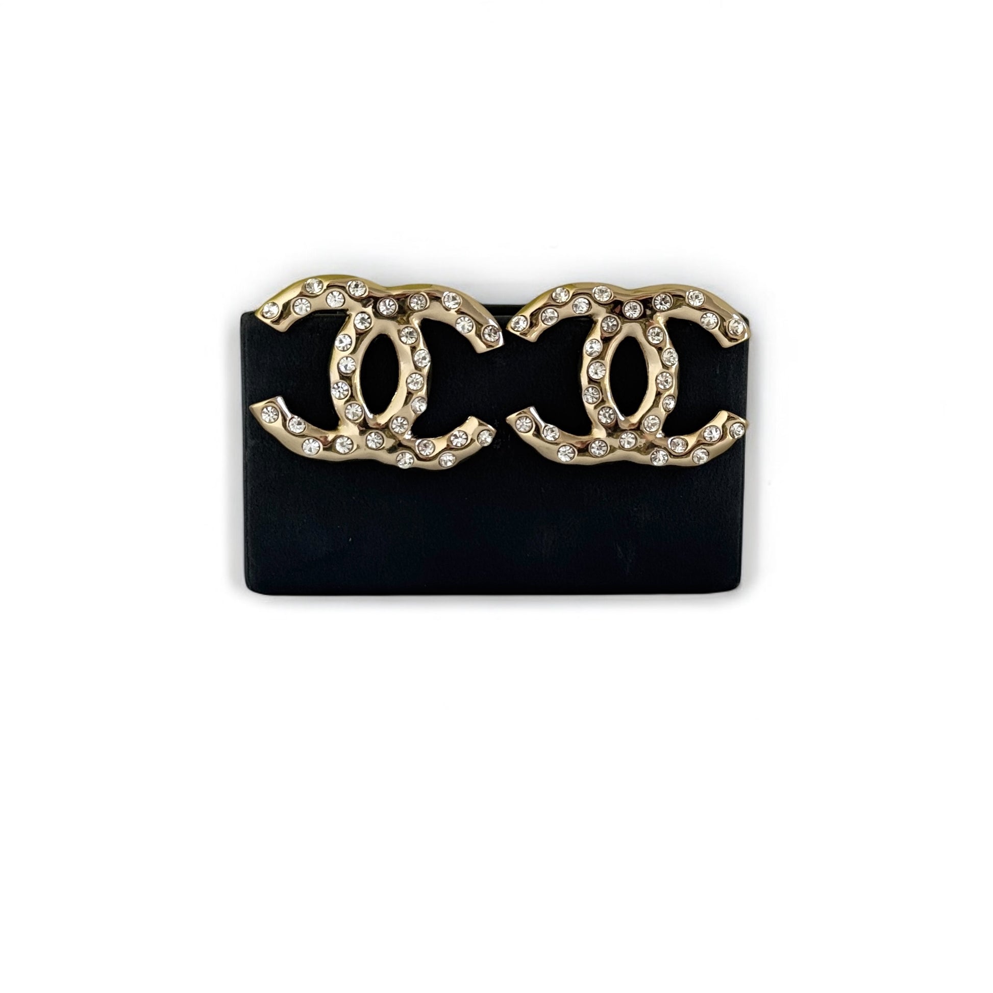 CHANEL CC Gold Bigger Pre-Owned Earrings S24 Italy - My Mama Found What  