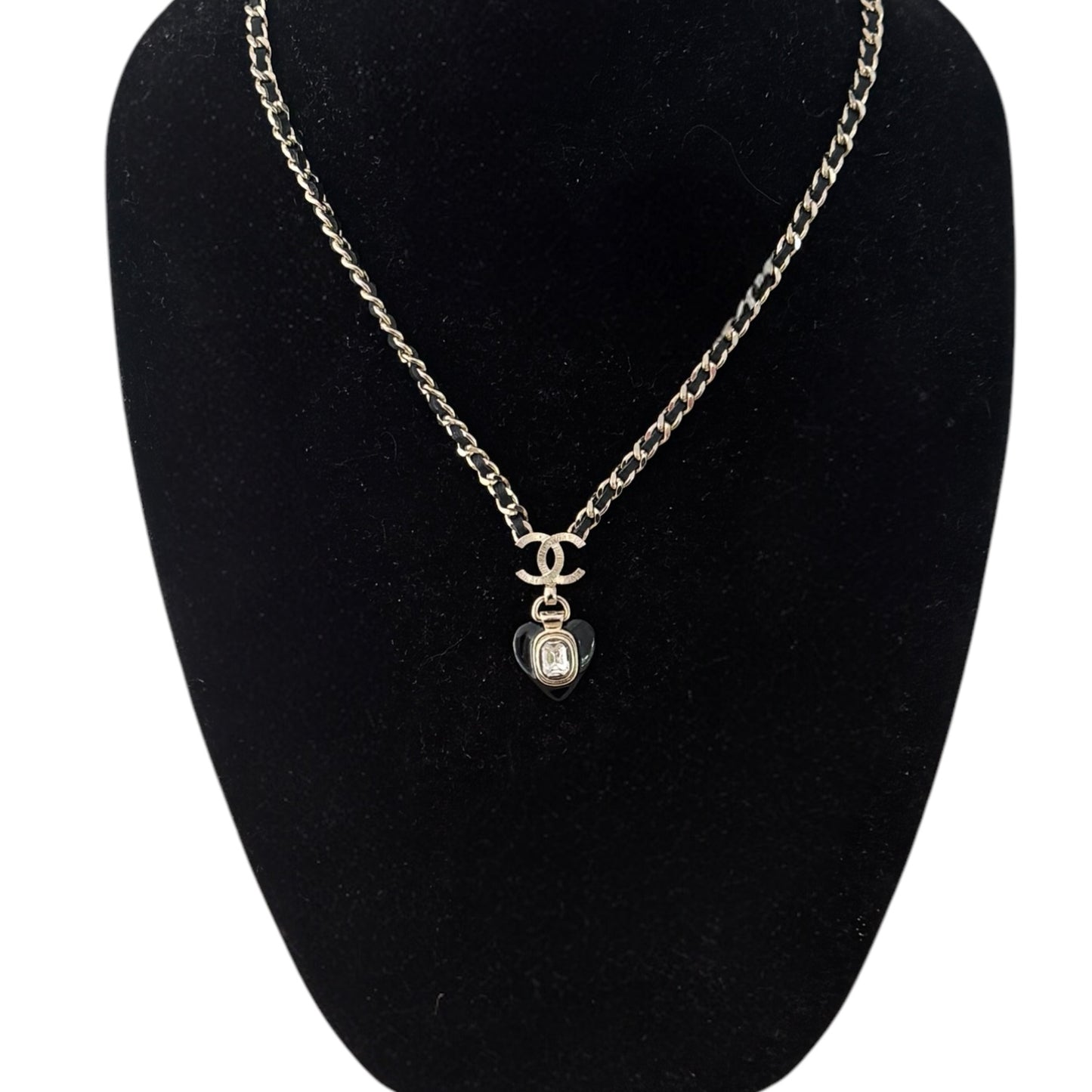 CHANEL CC Gold Black Chain Heart Necklace Pre-owned - My Mama Found What   My Mama Found What 
