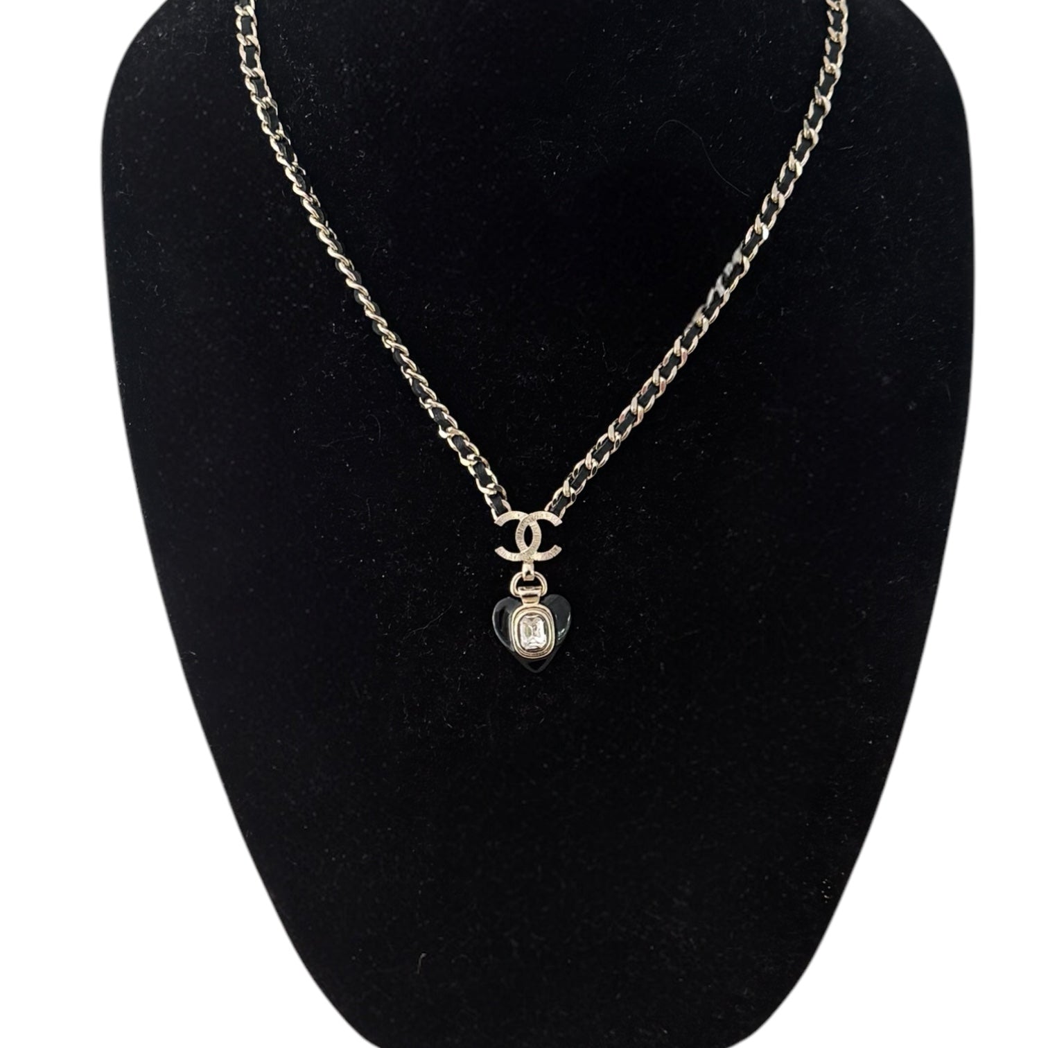 CHANEL CC Gold Black Chain Heart Necklace Pre-owned - My Mama Found What  