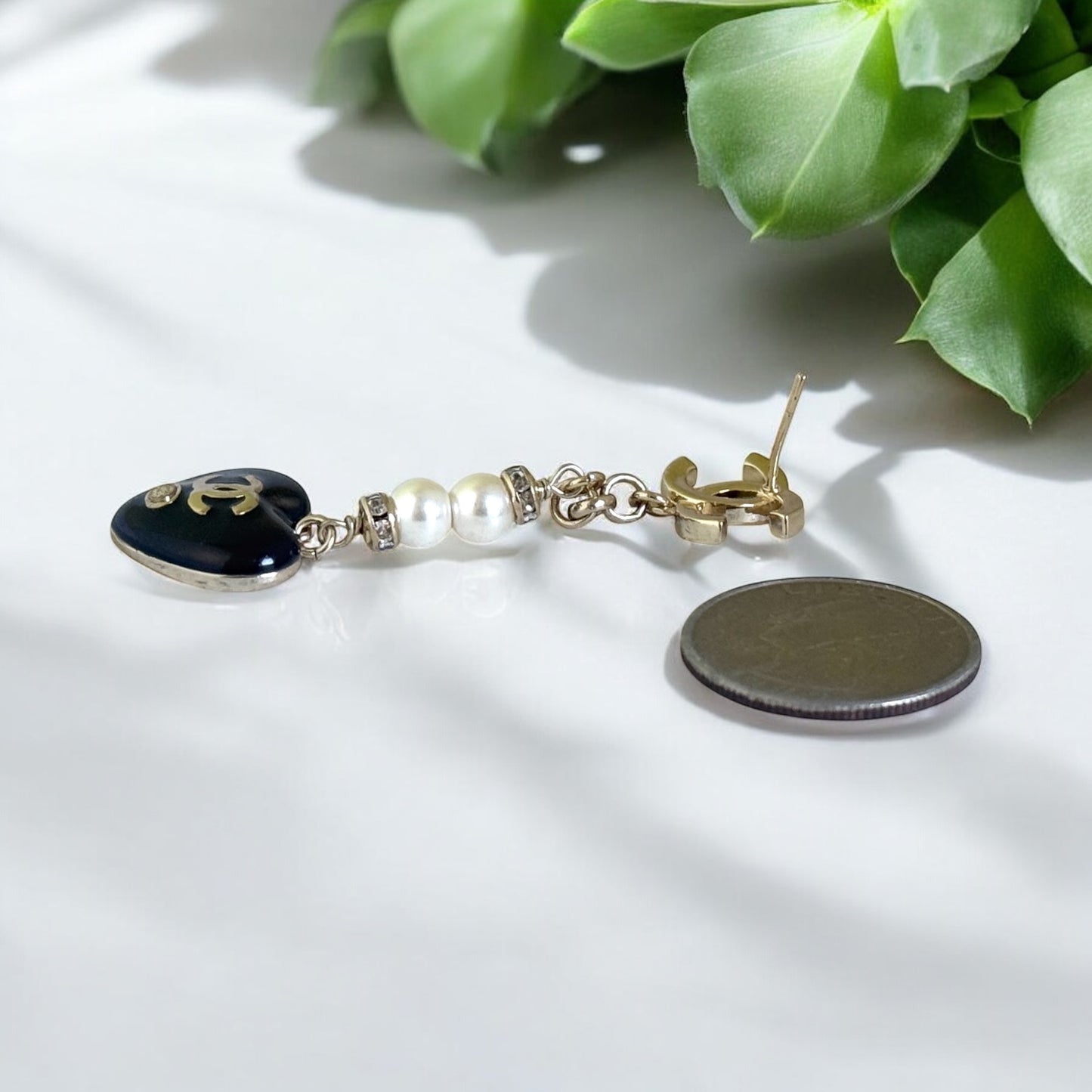 CHANEL CC Gold dangle Heart Pre-Owned Earrings - My Mama Found What   My Mama Found What 