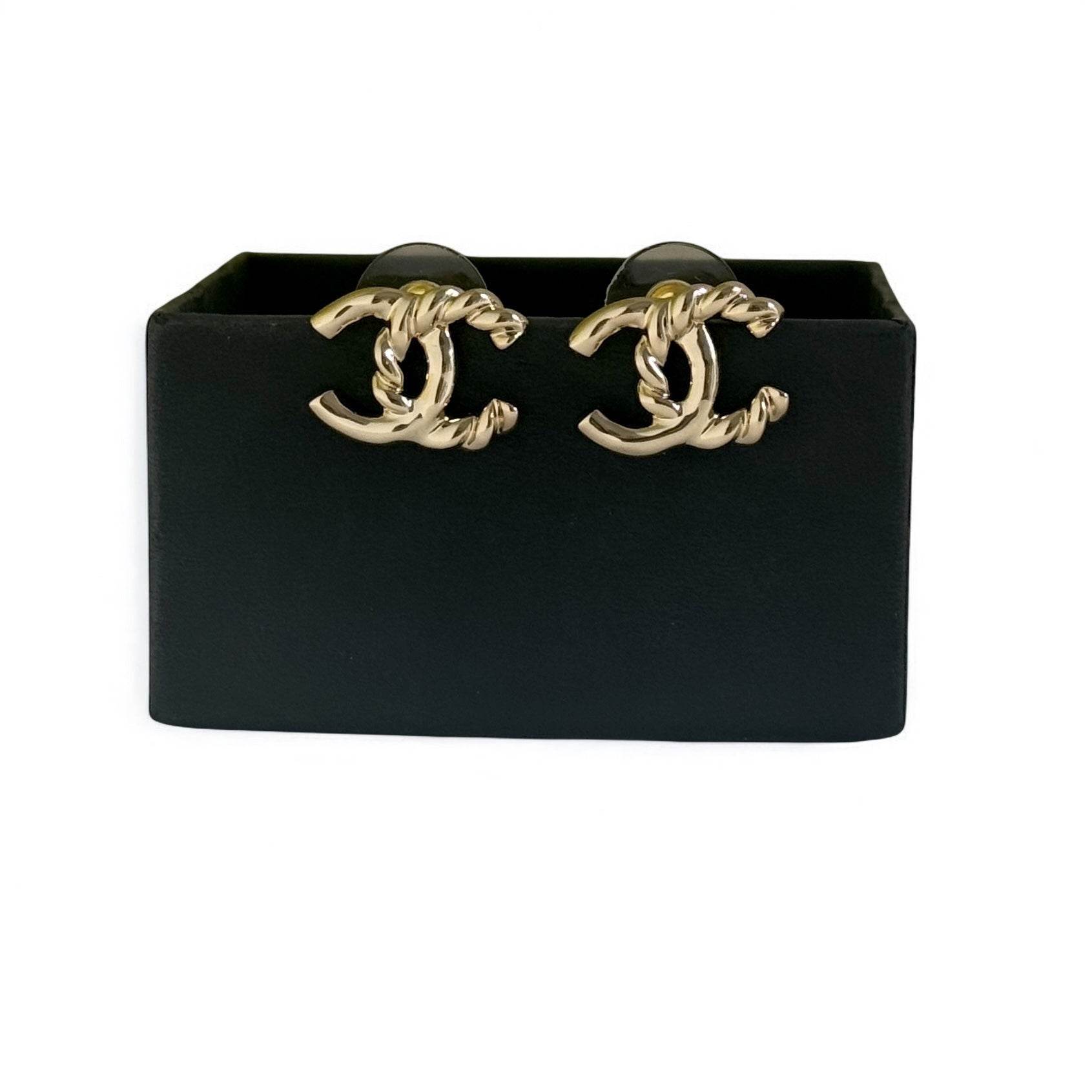 CHANEL Gold CC Pre-Owned Earrings - My Mama Found What 