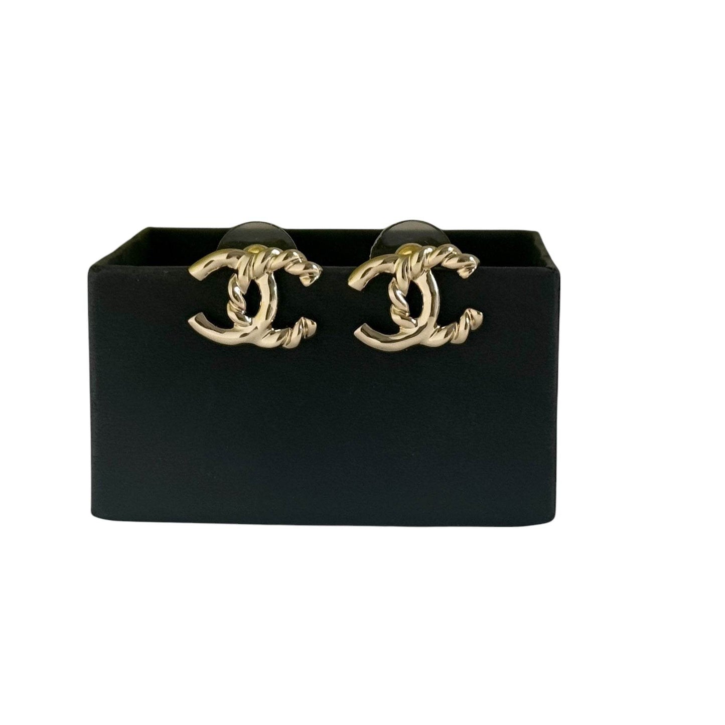 CHANEL Gold CC Pre-Owned Earrings - My Mama Found What  My Mama Found What 