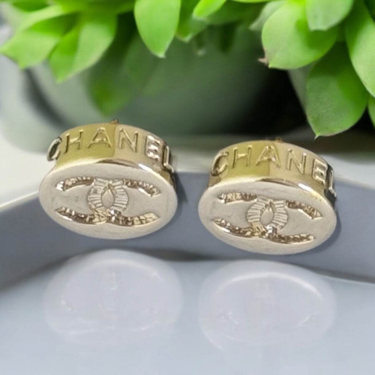 CHANEL CC Gold w/ engraved CC Round Pre-Owned Earrings - My Mama Found What 