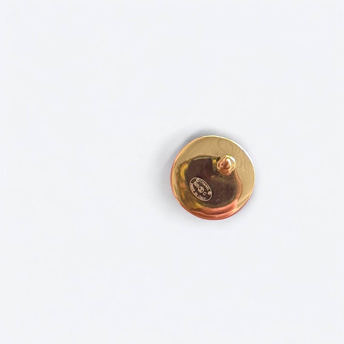 CHANEL CC Gold w/ engraved CC Round Pre-Owned Earrings - My Mama Found What 