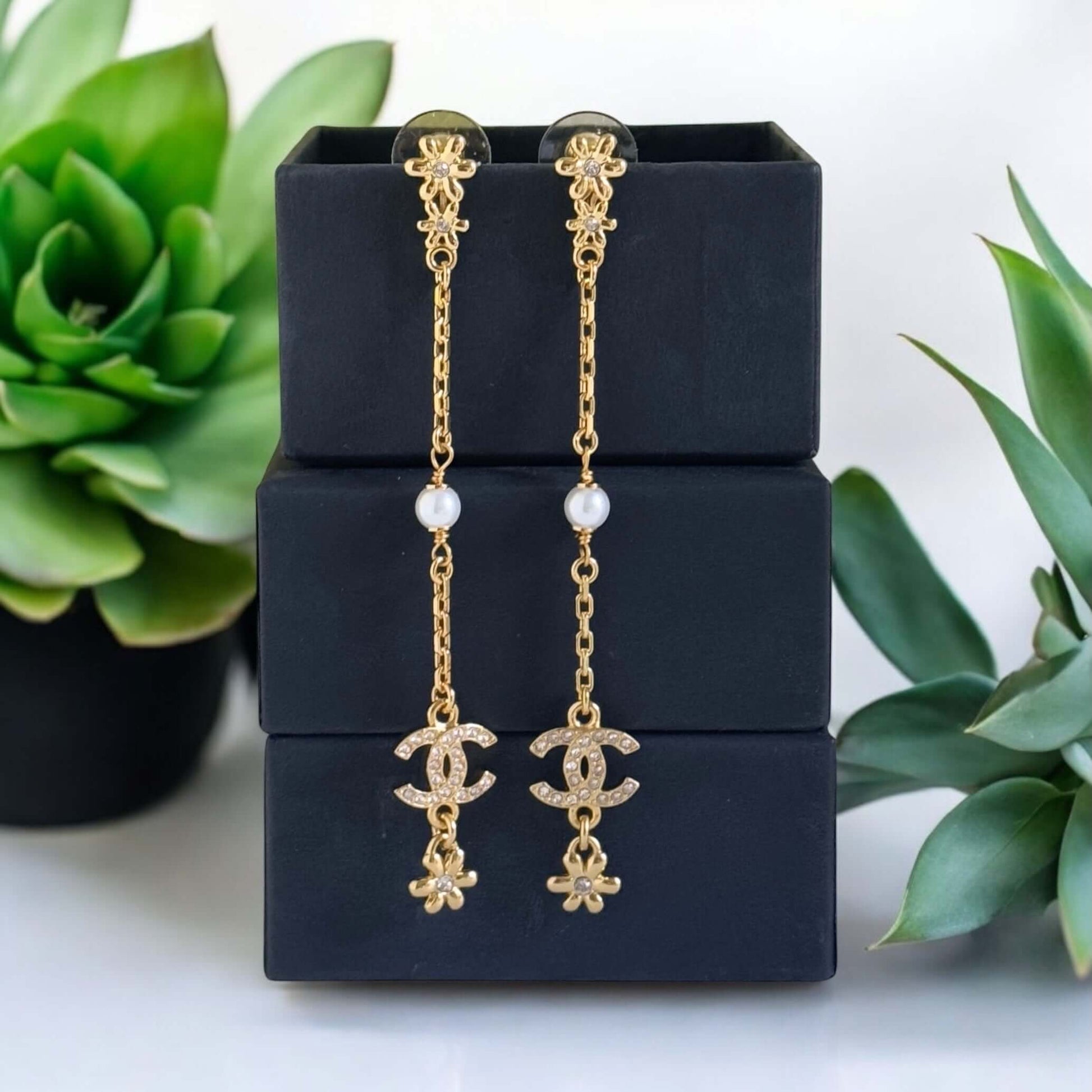 CHANEL CC  Strass Floral long dangling authentic earrings 