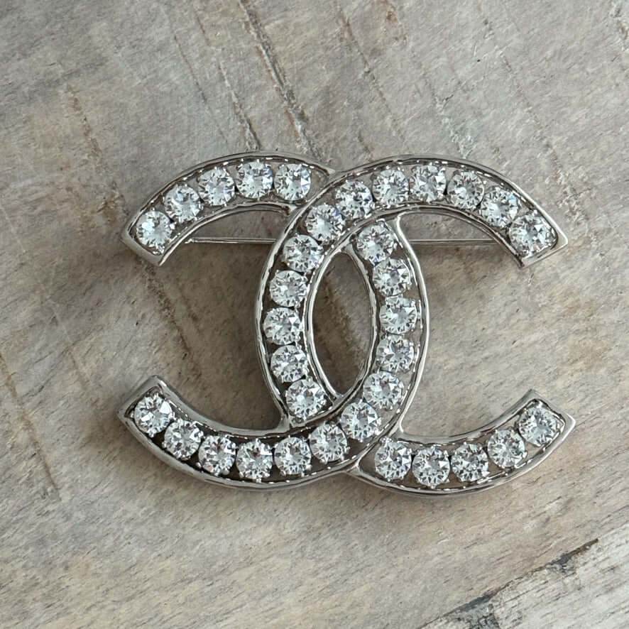 Chanel CC Silver Bigger Brooch Pre-Owned - My Mama Found What 