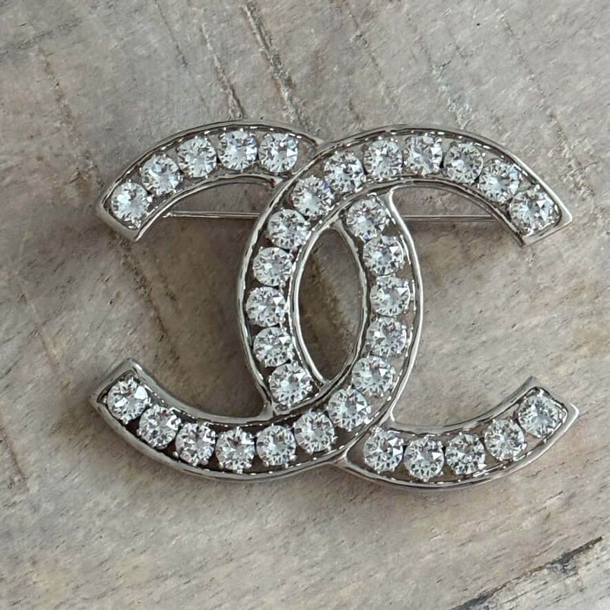 Chanel CC Silver Bigger Brooch Pre-Owned - My Mama Found What  My Mama Found What 