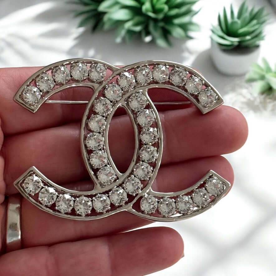 Chanel CC Silver Bigger Brooch Pre-Owned - My Mama Found What 