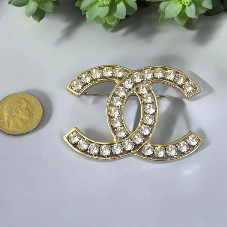 Chanel CC Silver Bigger Brooch Pre-Owned - My Mama Found What 