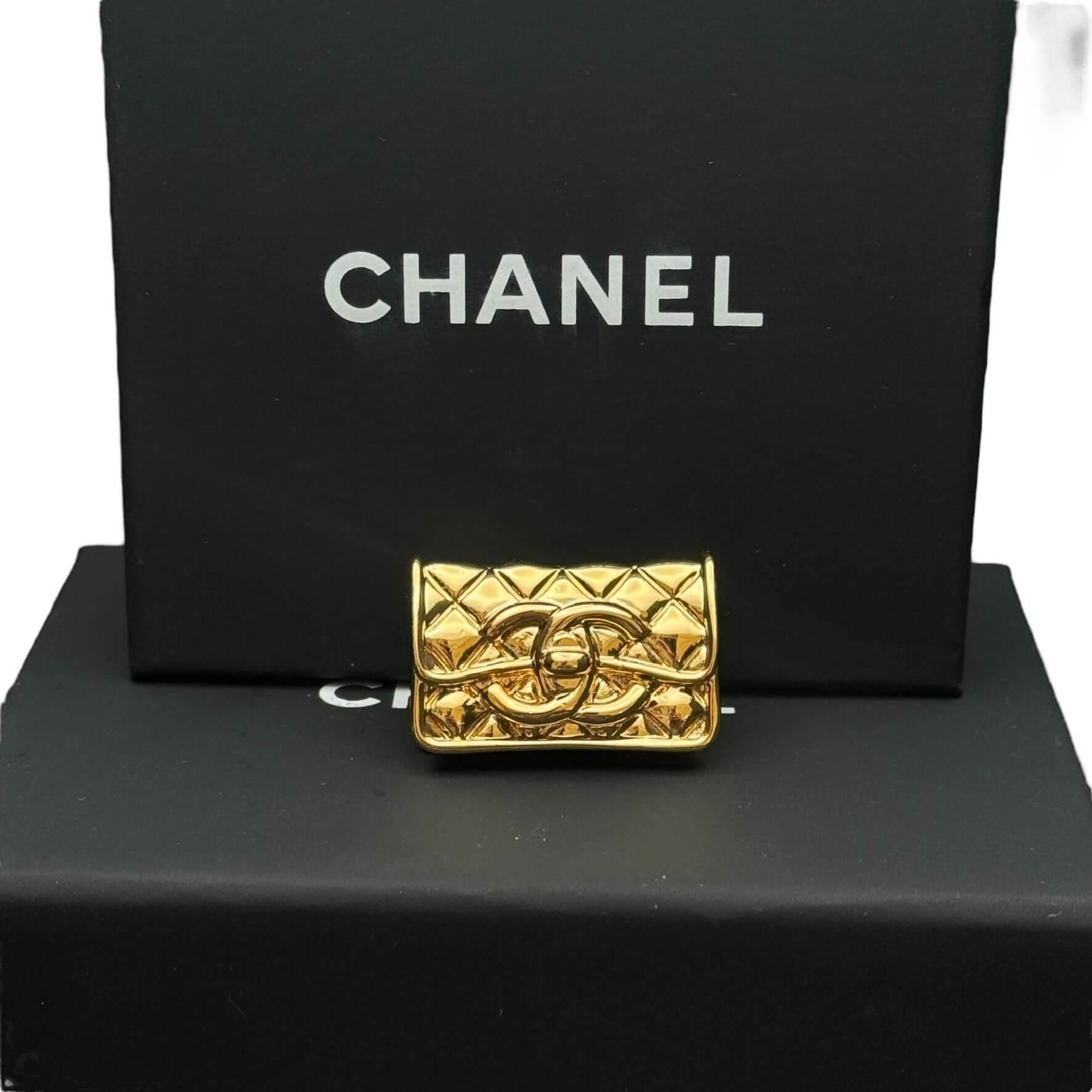 Chanel Gold CC Bag Brooch Pre-Owned - My Mama Found What 