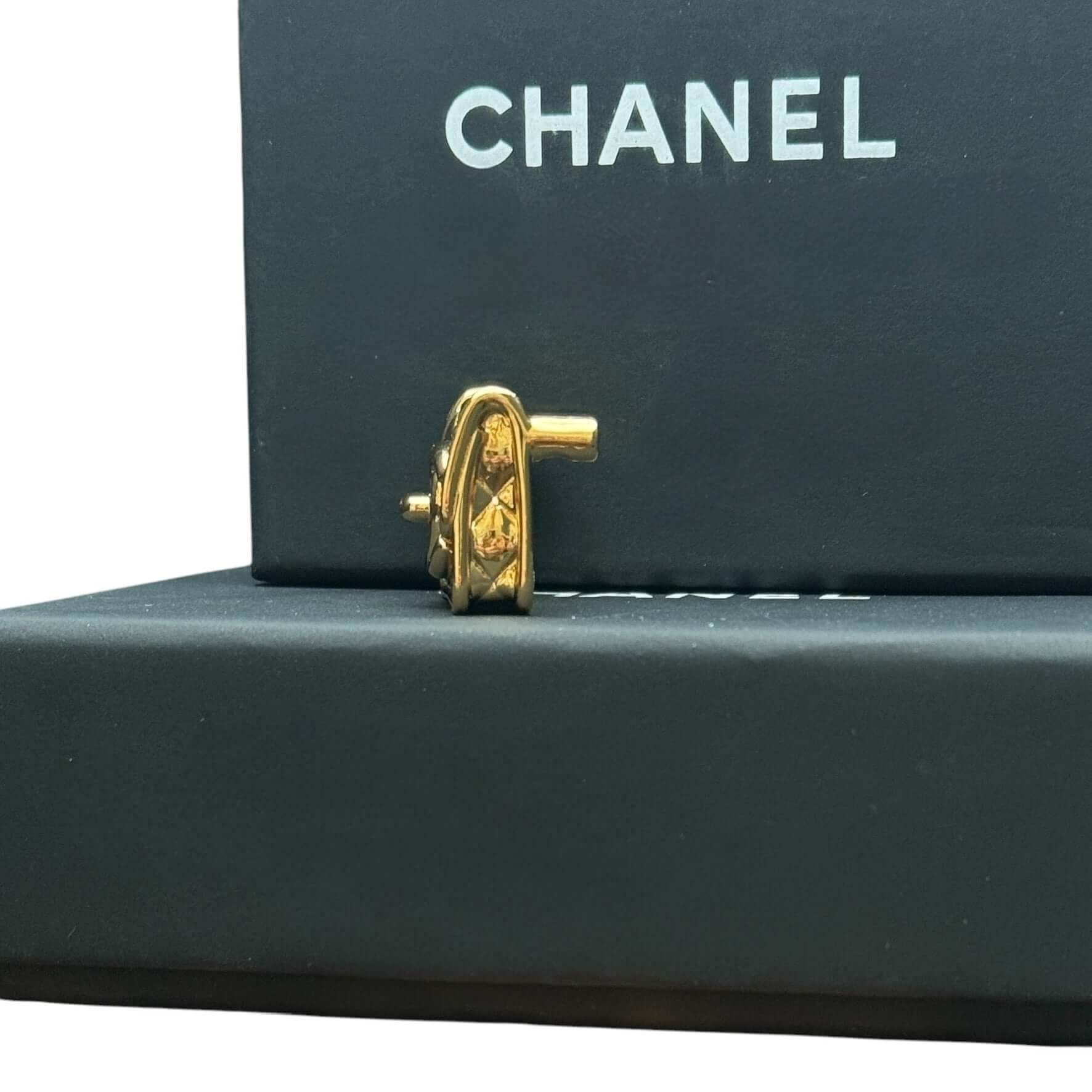Chanel Gold CC Bag Brooch Pre-Owned - My Mama Found What 