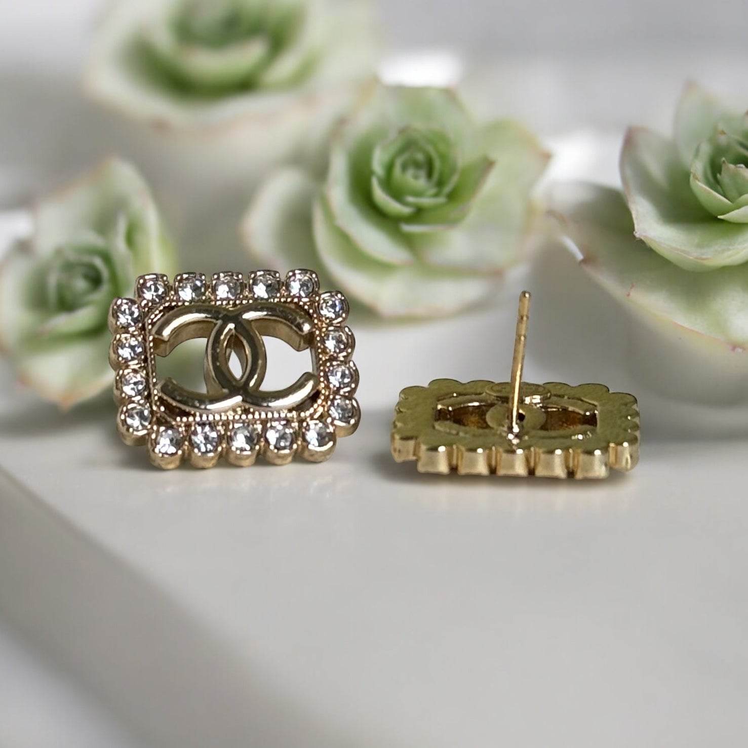 Chanel Gold CC crystals Pre-Owned - My Mama Found What 