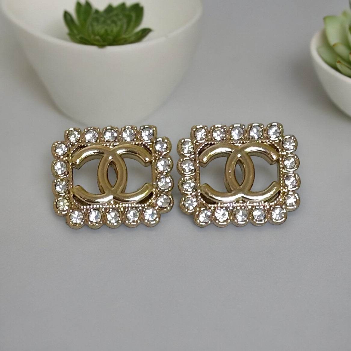 Chanel Gold CC crystals Pre-Owned - My Mama Found What  My Mama Found What 