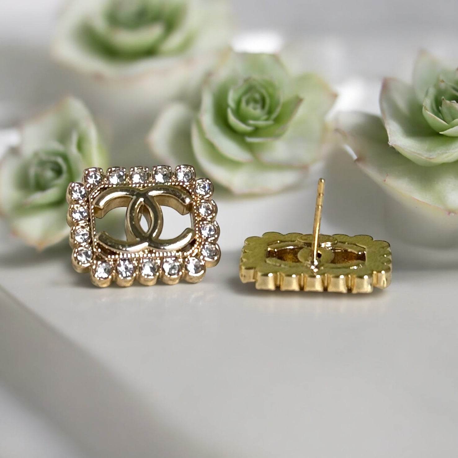 Chanel Gold CC crystals Pre-Owned - My Mama Found What 