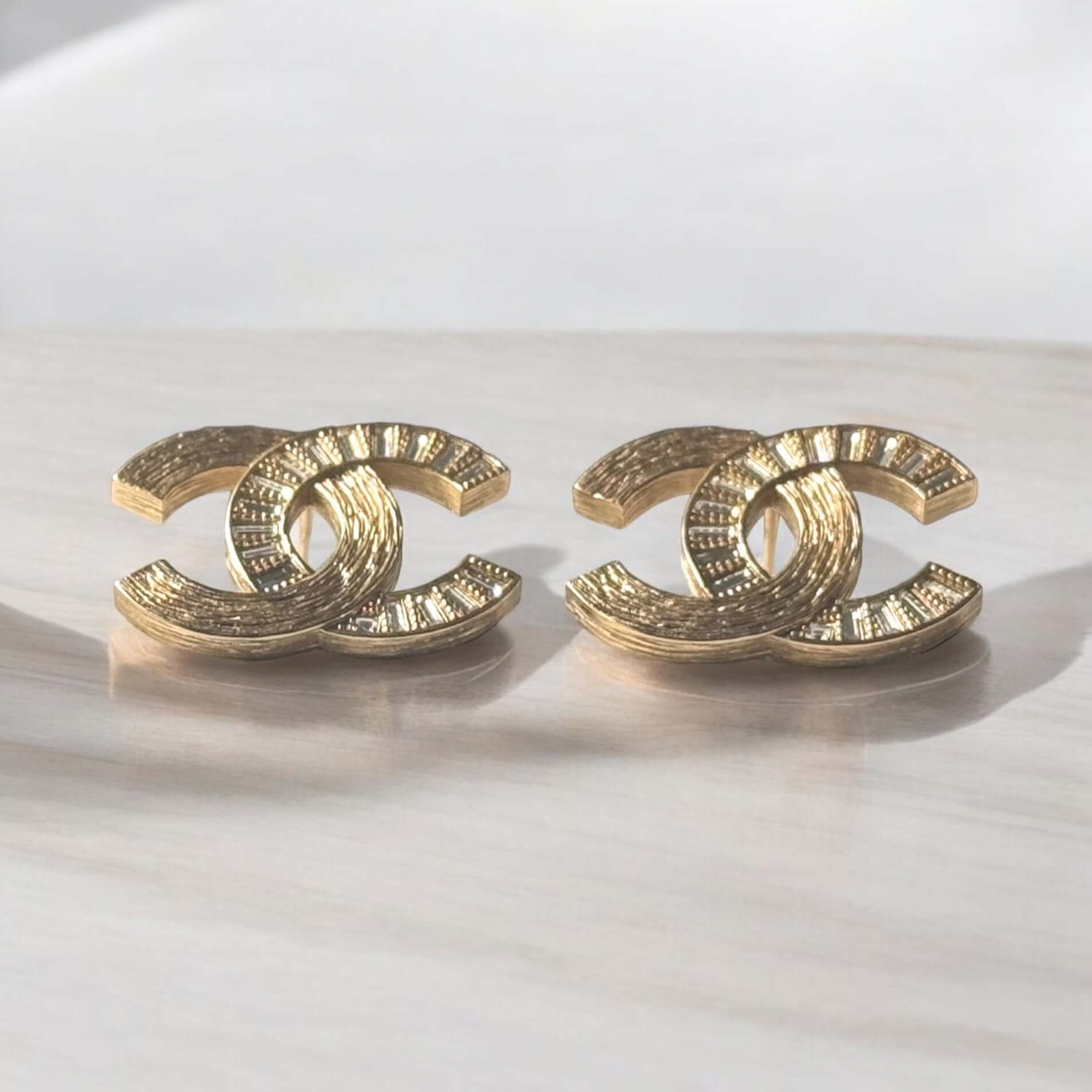 Pre-Owned Chanel Gold CC w/ Texture & Crystals - My Mama Found What  