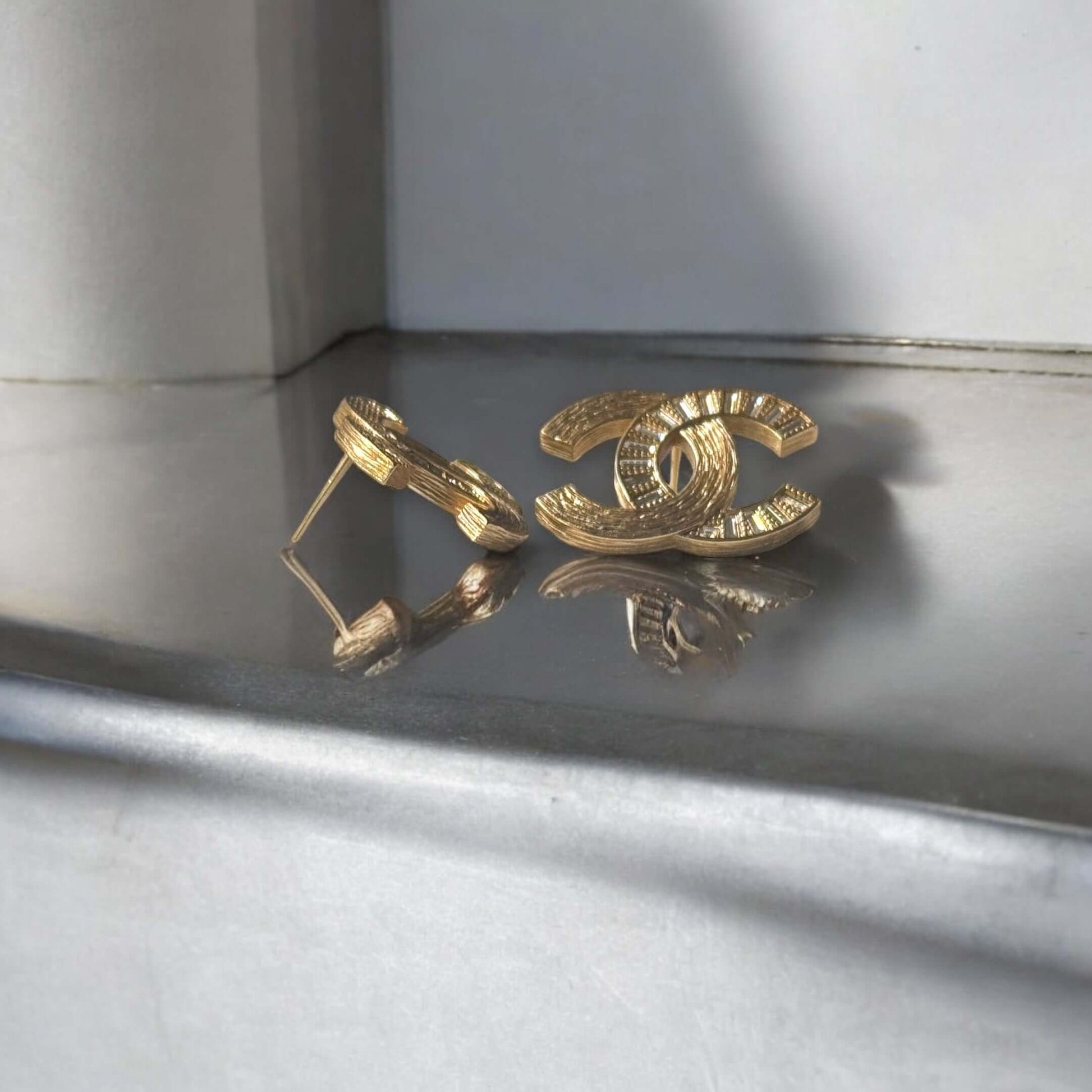 Pre-Owned Chanel Gold CC w/ Texture & Crystals - My Mama Found What  