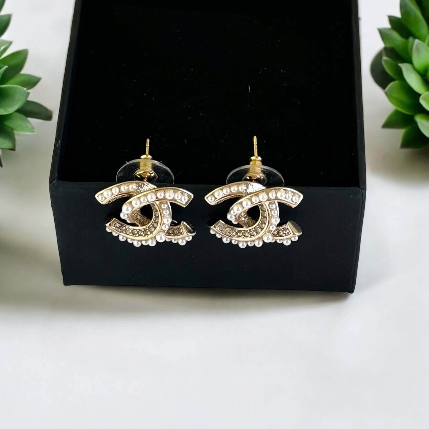 Chanel Gold CC with fun crystals /pearls earrings Pre-Owned - My Mama Found What  My Mama Found What 