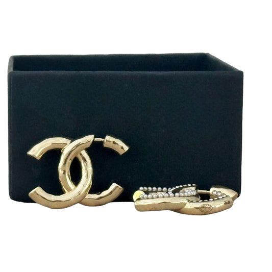 Chanel Lighter Gold CC w/ Crystals/Pearls Earrings Pre-Owned - My Mama Found What   My Mama Found What 