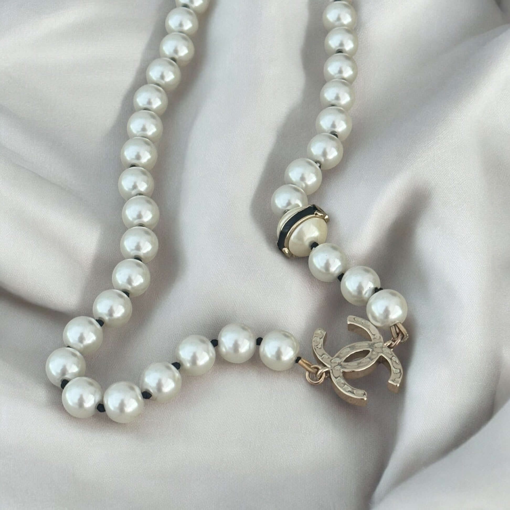Chanel Pearl Gold CC Pre-Owned Necklace - My Mama Found What  