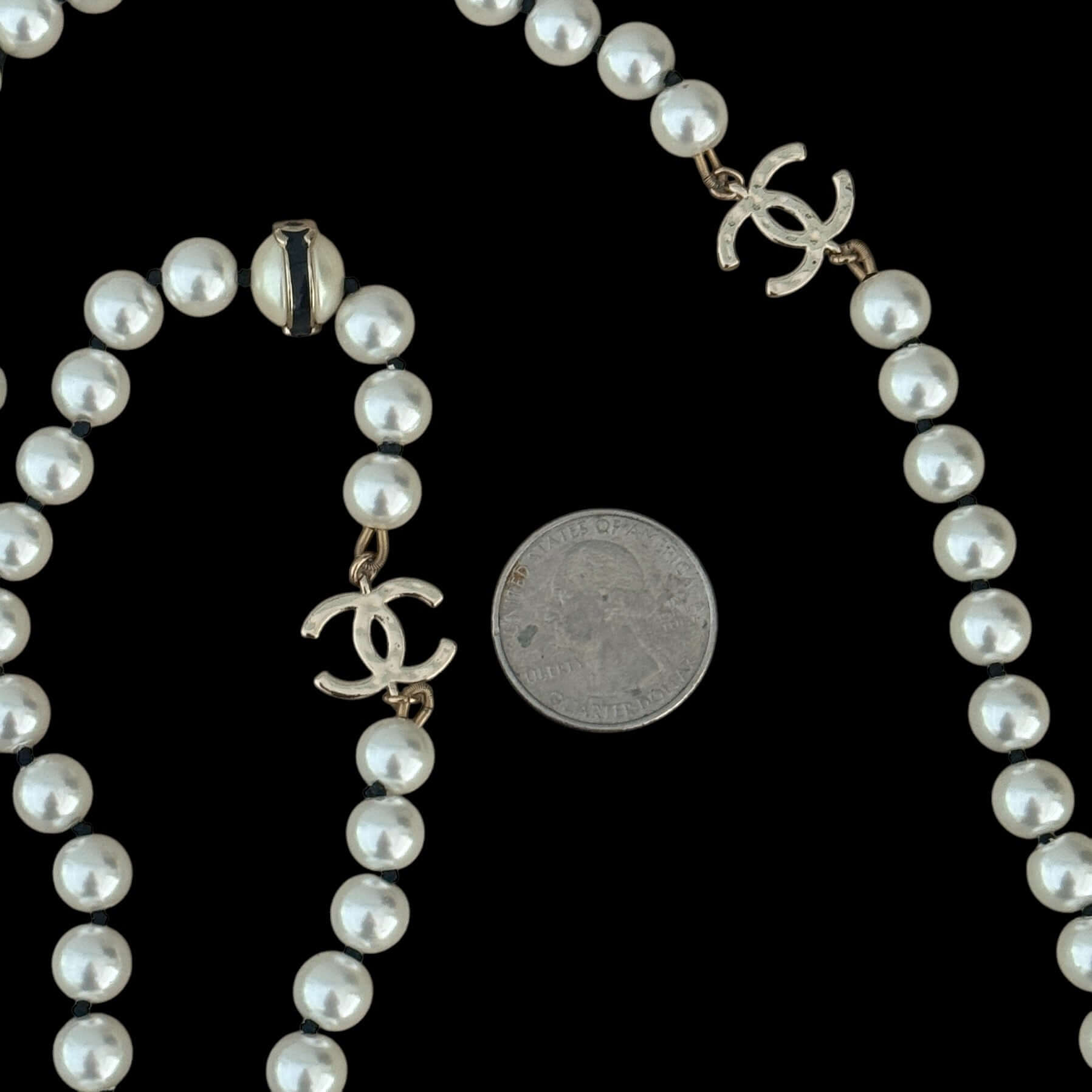 Chanel Pearl Gold CC Pre-Owned Necklace - My Mama Found What  