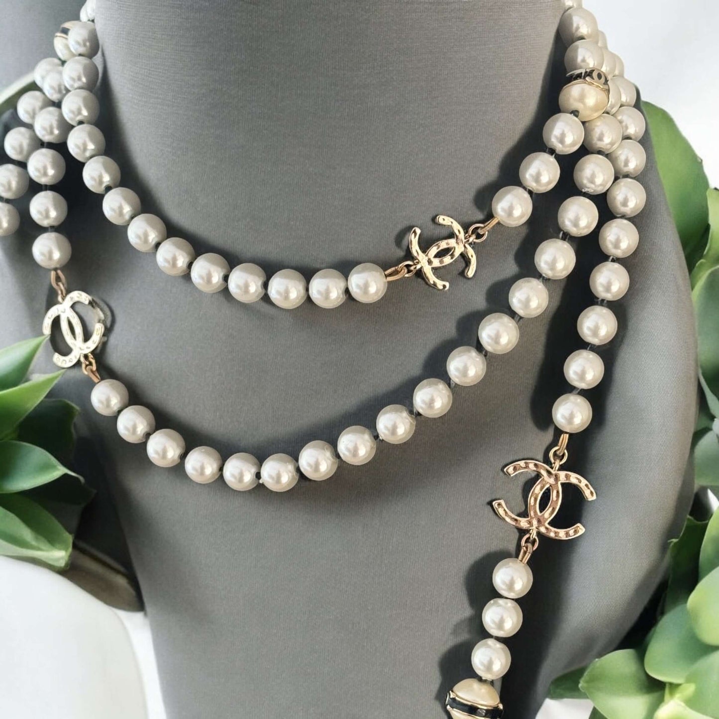 Chanel Pearl Gold CC Pre-Owned Necklace - My Mama Found What   My Mama Found What 