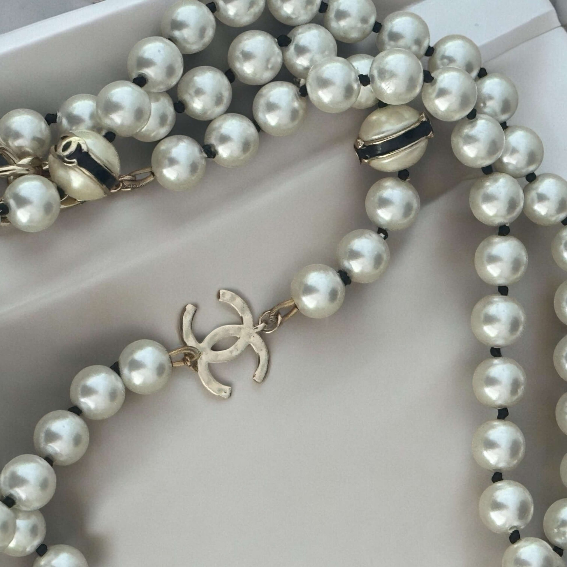 Chanel Pearl Gold CC Pre-Owned Necklace - My Mama Found What  