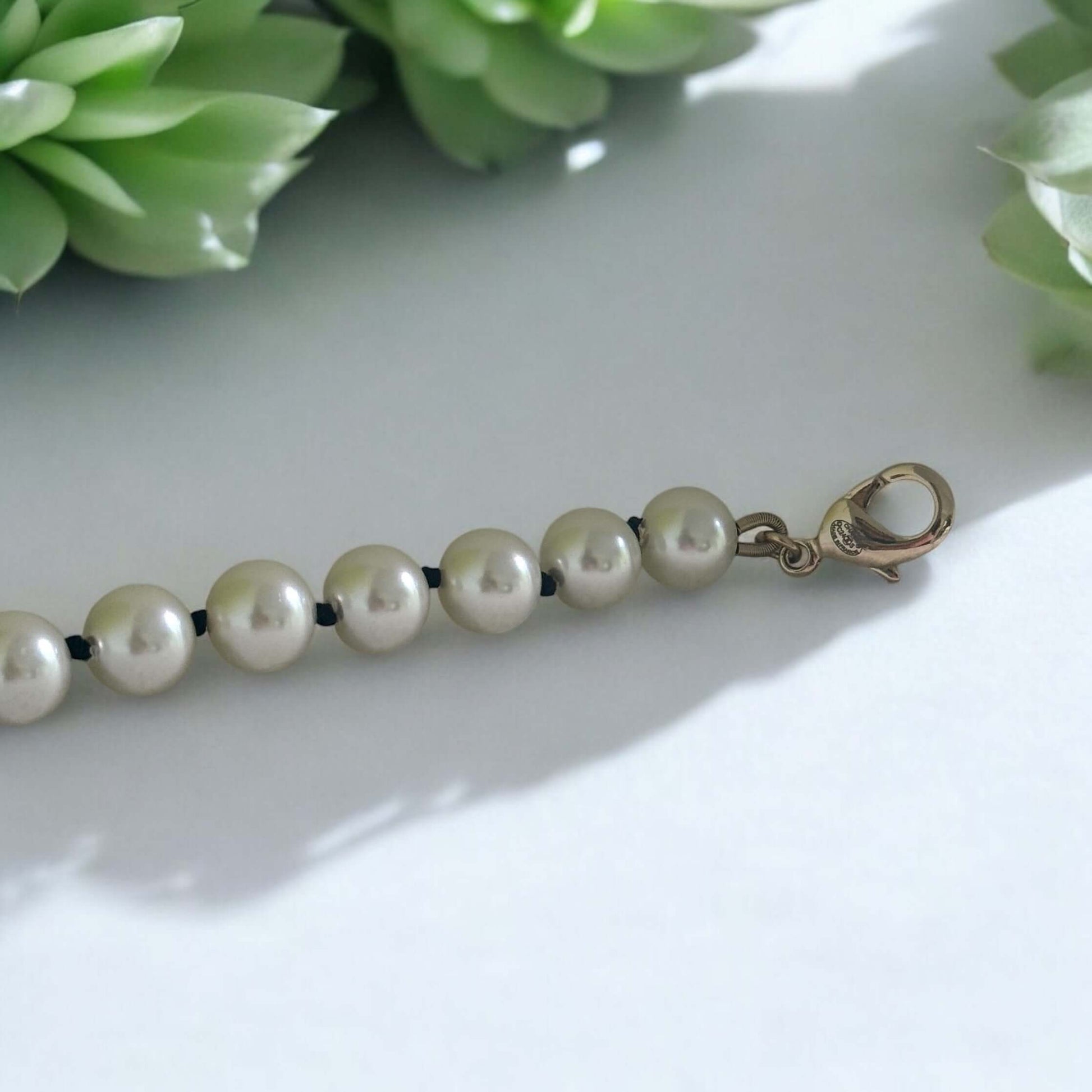Chanel Pearl Gold CC Pre-Owned Necklace - My Mama Found What  