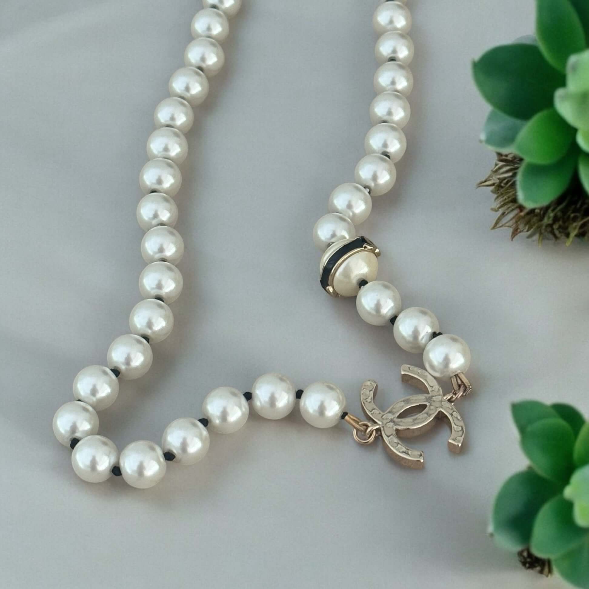Chanel Pearl Gold CC Pre-Owned Necklace - My Mama Found What  