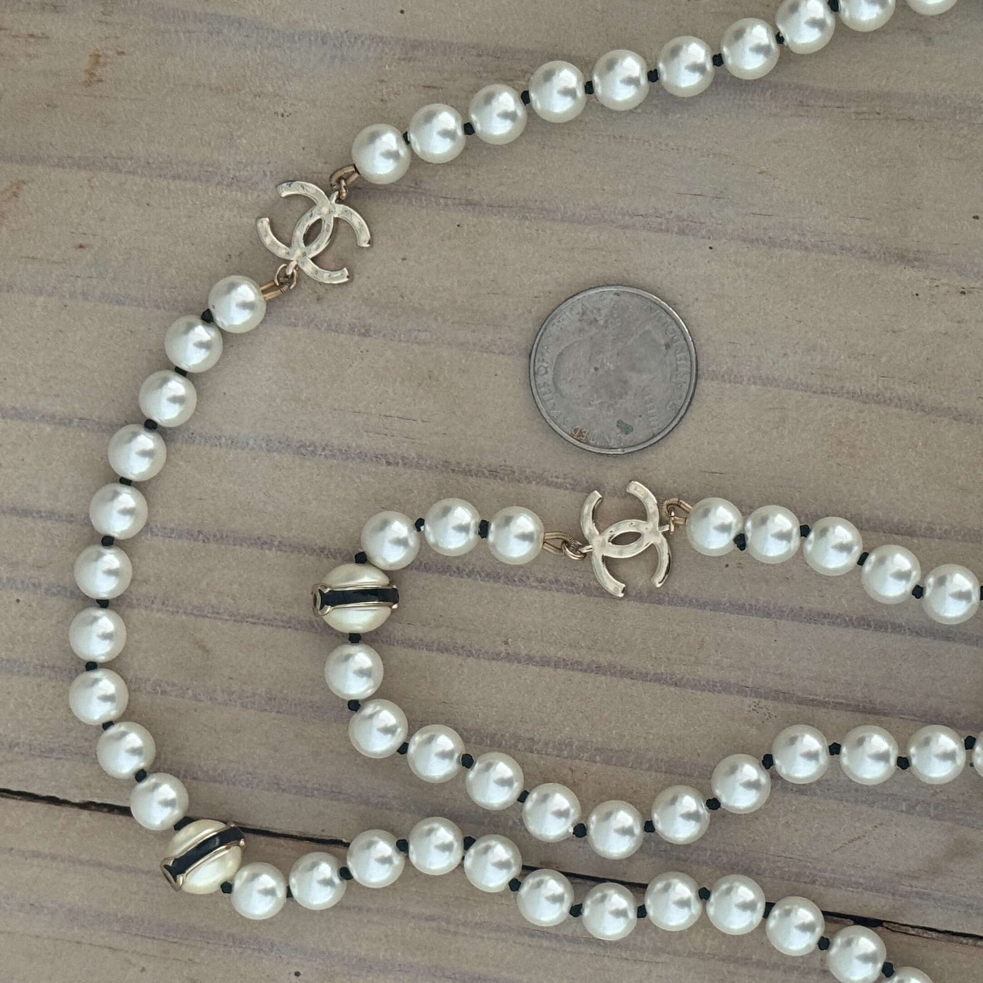 Chanel Pearl Gold CC Pre-Owned Necklace - My Mama Found What  