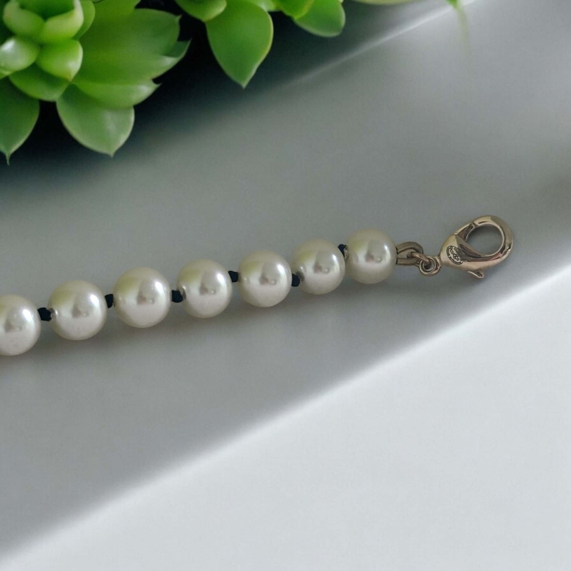 Chanel Pearl Gold CC Pre-Owned Necklace - My Mama Found What  