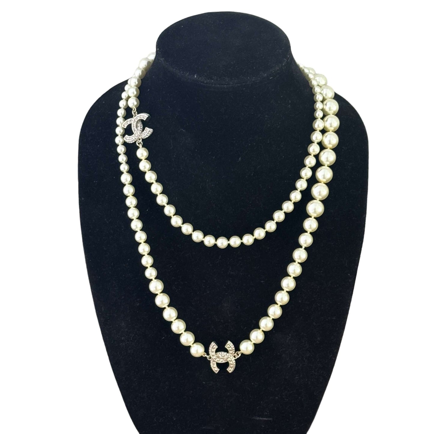 Chanel Pearl Knotted Sweater Necklace with CC - My Mama Found What   My Mama Found What 